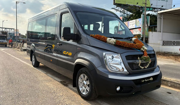 Force Urbania 9+1 Outstation Taxi